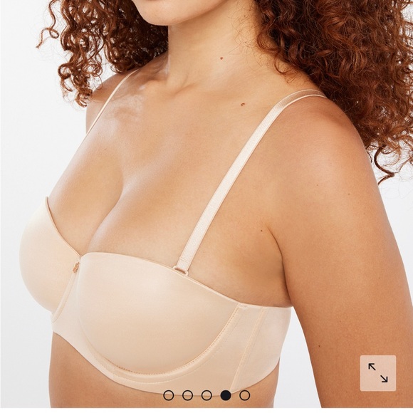 Core Microfiber Strapless Bra - Picture 2 of 3